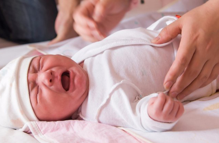 10 Reasons of Baby Crying