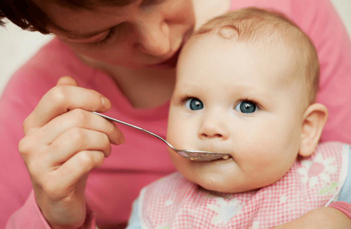 11 Home Remedies to soothe the painful gums during teething