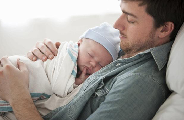 10 Ways Dads can help New Moms in Breastfeeding