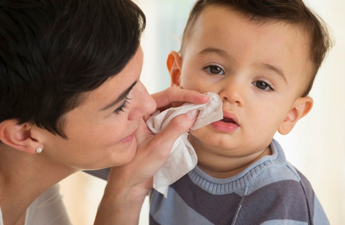Home Remedies to Cure Runny Nose in Babies & Kids 