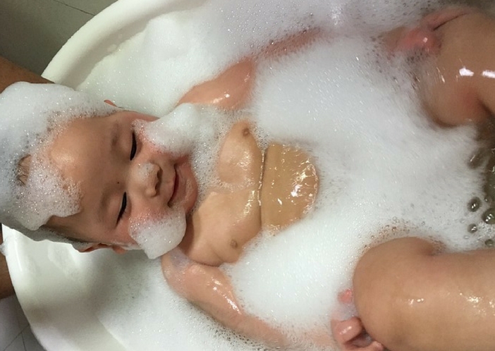newborn baby bath tips