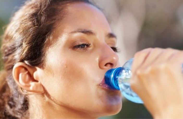 गर्भावस्था के दौरान पानी कब और कितना पीना चाहिए (How Much Water Should Drink In Pregnancy)