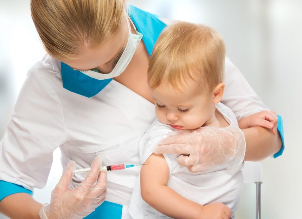 10 ways to ease your baby's pain after vaccination